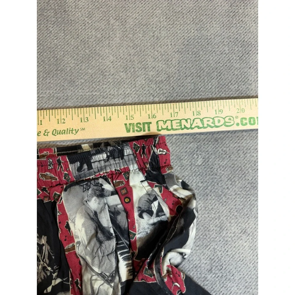 Vintage Elvis Presley by Reyn Spooner Mens XL Shorts Red Black Collage Hawaii - Picture 6 of 6